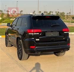 جیپ گراند شیرۆکی